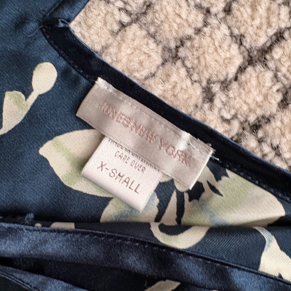 Jones New York Floral Maxi Dress in Navy and Cream - Picture 2 of 4